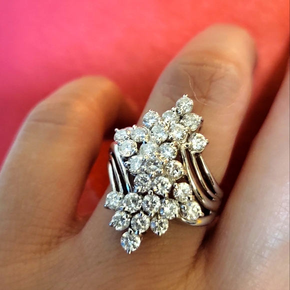 2-carat Diamond Ring in Platinum900 setting [US 5.5] - Picture 5 of 11